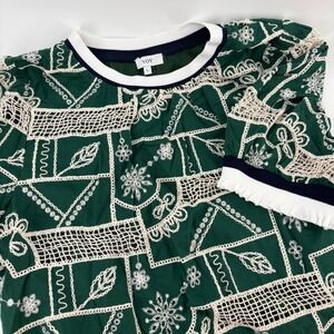 VOY Women‎ Blouse Large Green White Embroidered Eyelet Ruffle Trim Short Sleeve